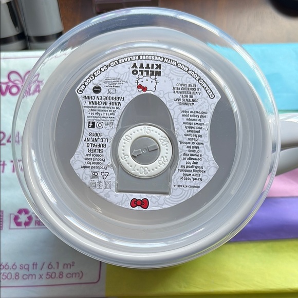 Hello Kitty Mug with Lid - Red and White - Picture 2 of 4